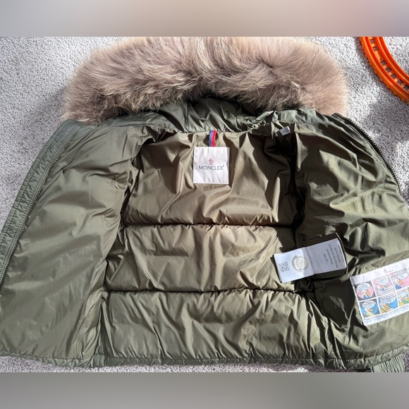 Green kids winter jacket - Picture 2 of 7